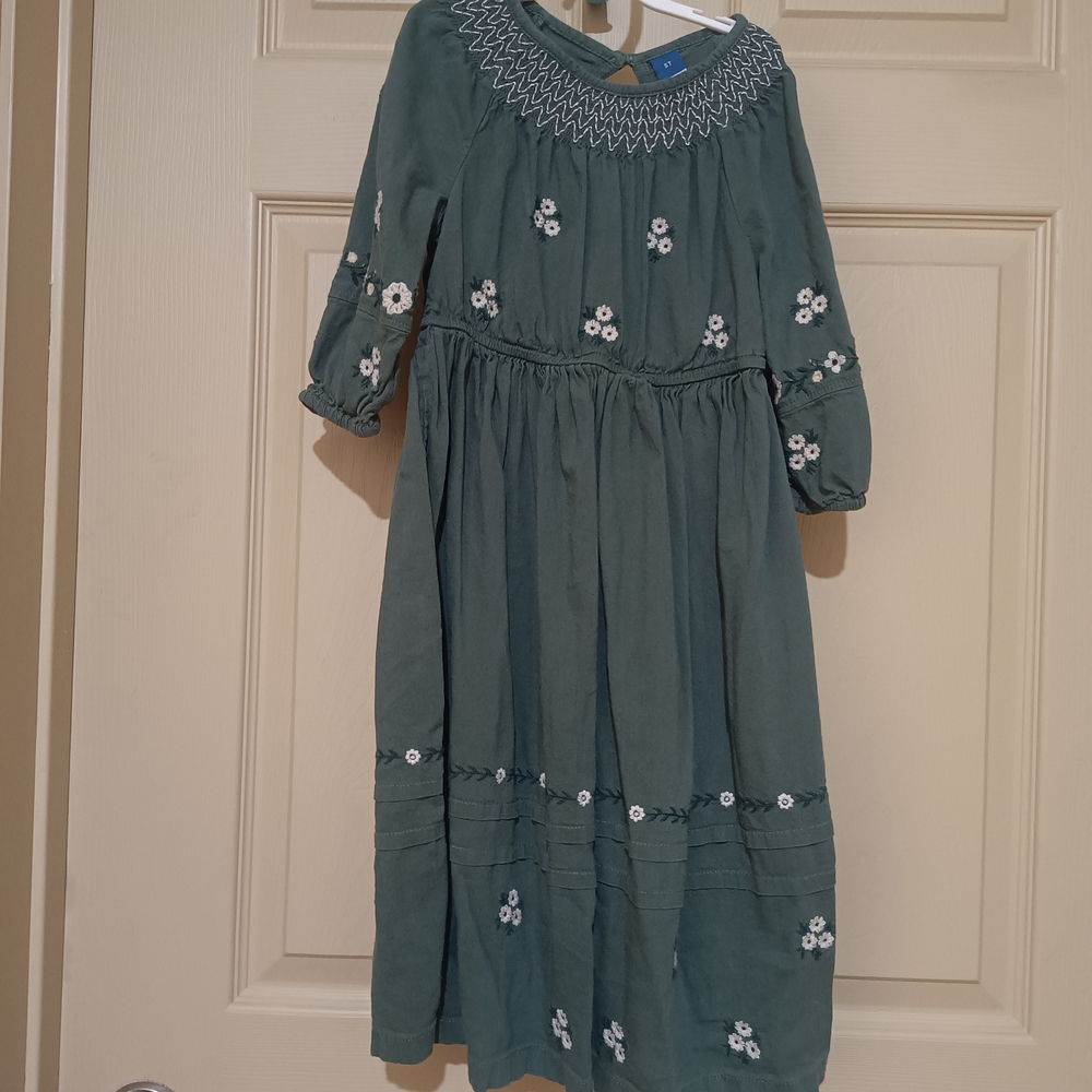 Girls 5T Dress Bundle (4 Dresses 1 Skirt)